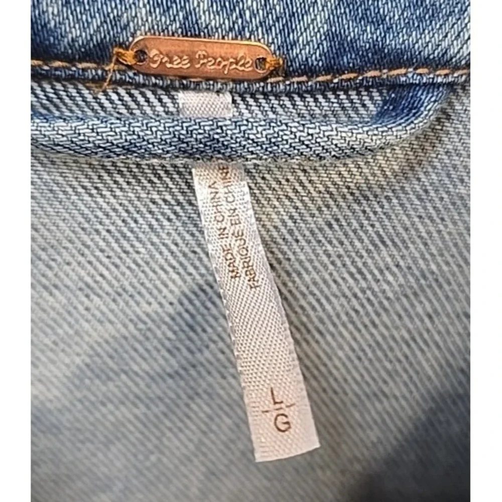 Free People Denim Jean Jacket Distressed Trucker Moto Womens L Y2K Boho‎ - Picture 4 of 6